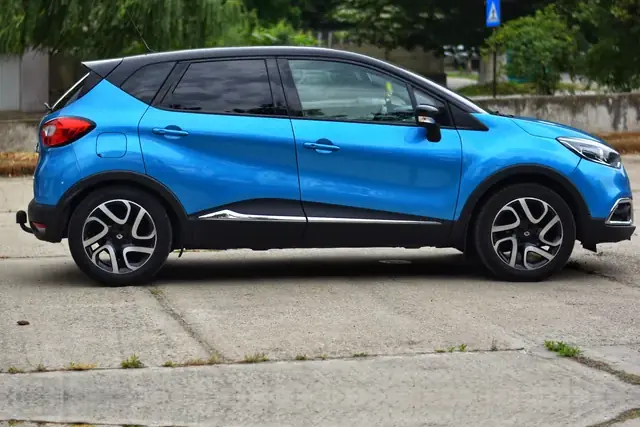 Blue Renault Captur, example photo